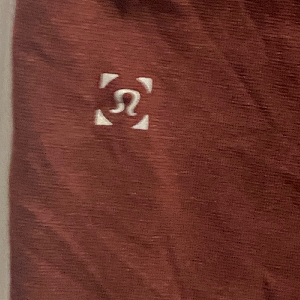 Lululemon Men's Burgundy Polo Shirt size S used in good condition - Picture 3 of 3
